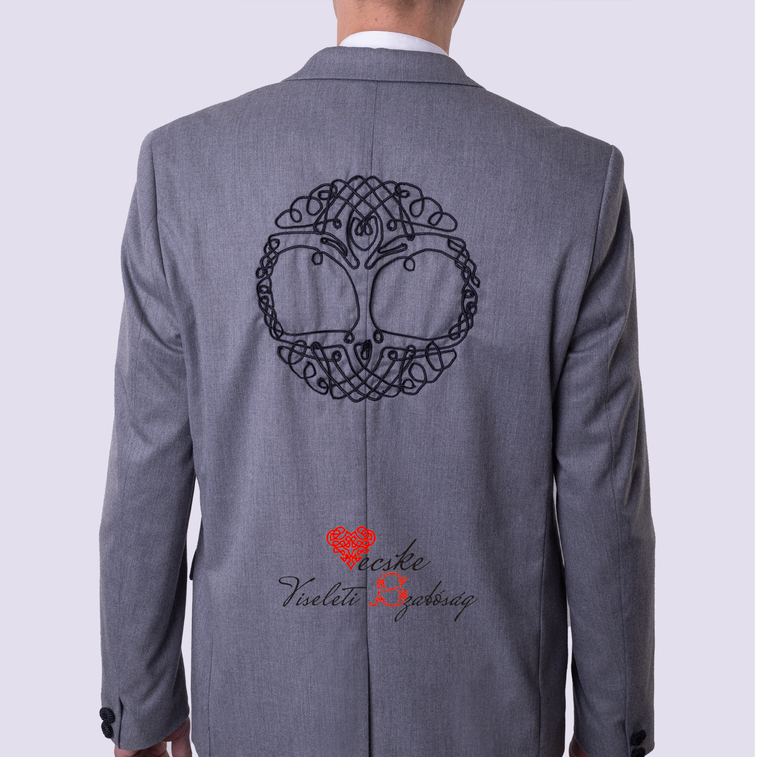 Bocskai zsinórral életfa motívummal díszített szürke zakó