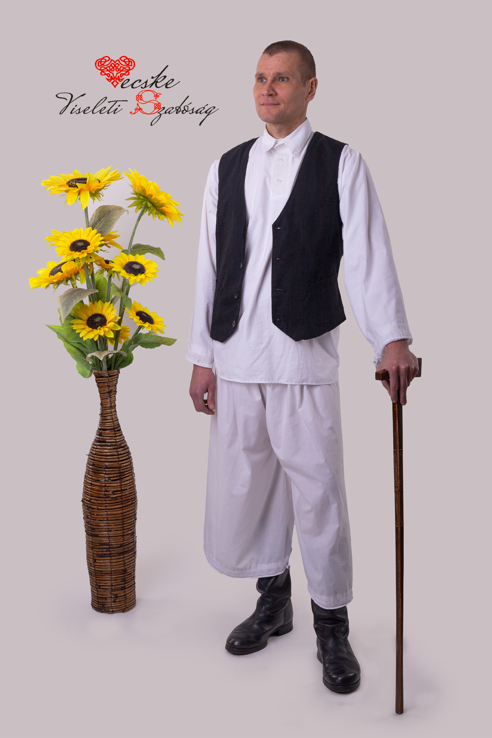 Fekete Néptáncos Mellény